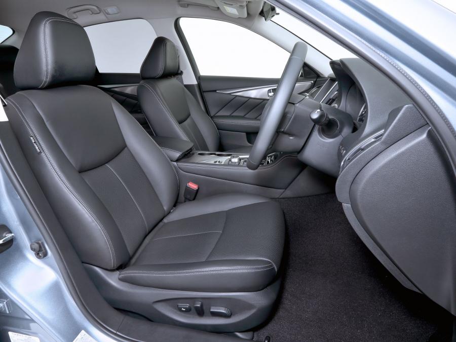  Nissan Skyline Hybrid 2014 года  (фото 16 из 18)